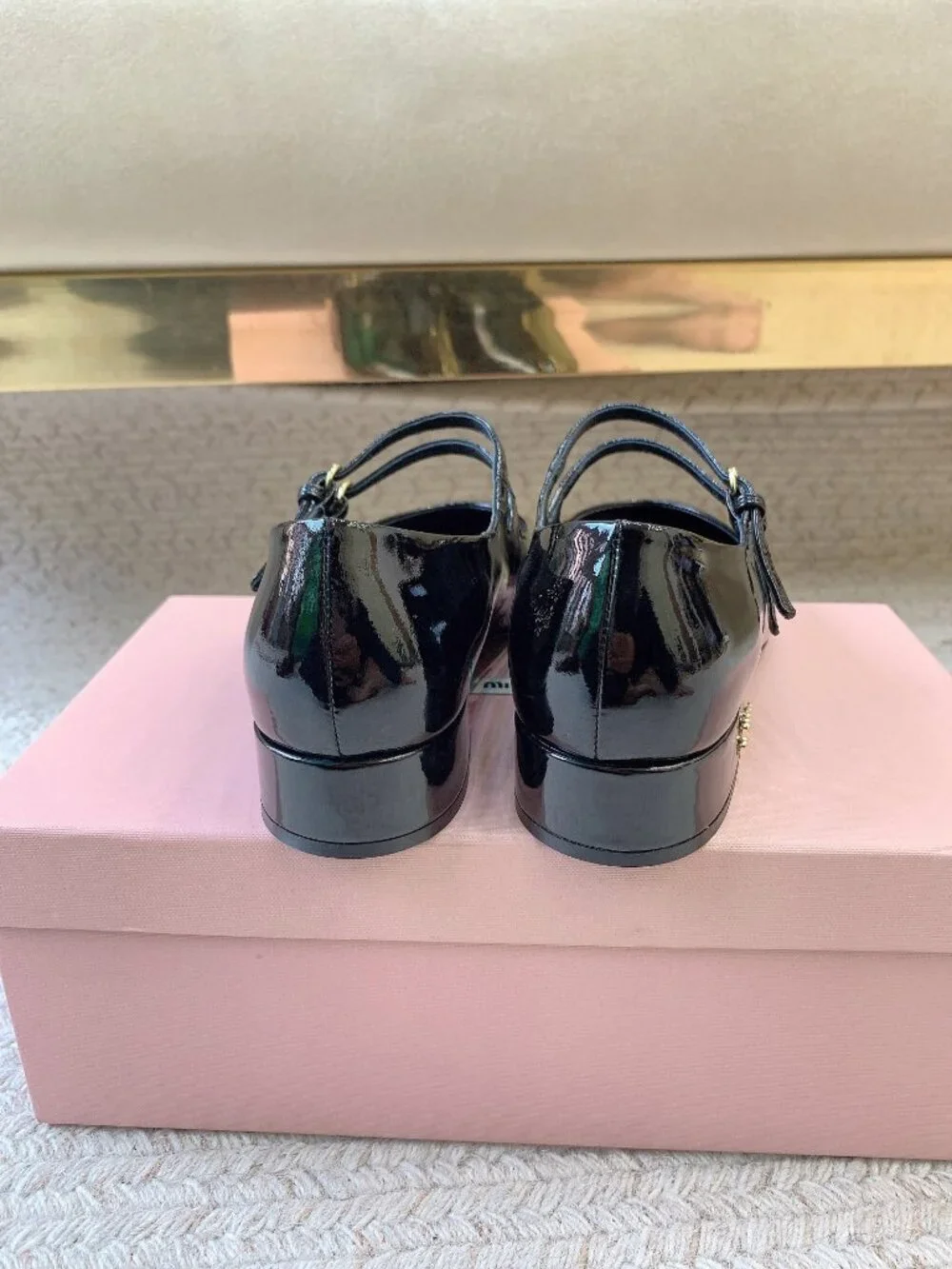 Miu Miu Double-Strap Patent Leather Pointed-Toe Low-Heeled Mary Jane Shoes - Picture 5 of 7
